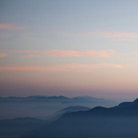 Sonnenaufgang in der Landschaft von Mei Bakker