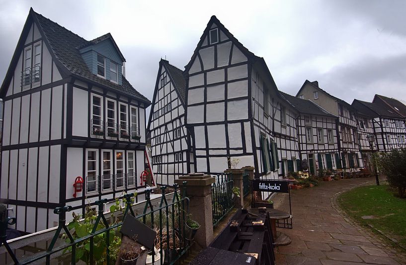 rondom de kerk van Edgar Schermaul