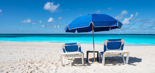 Détente sur une plage tropicale