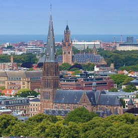 Skyline van Den Haag met de Kloosterkerk en het Vredespaleis van Rob Kints