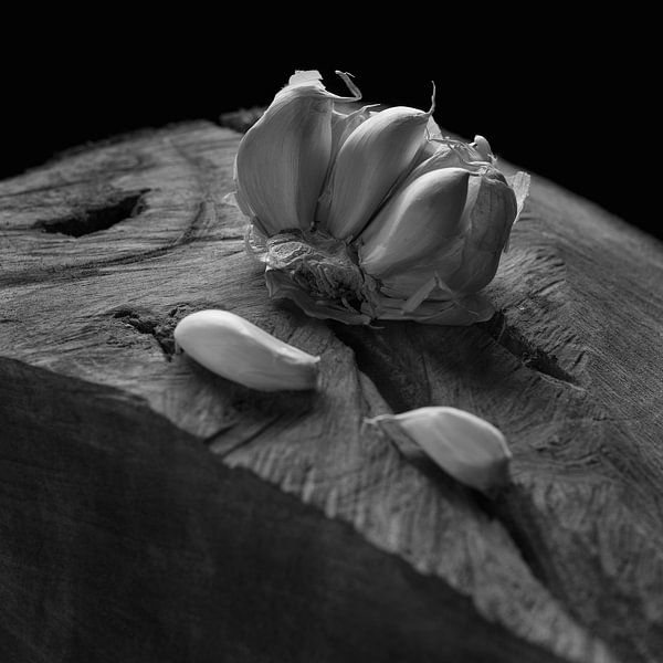 garlic by Robin Britstra