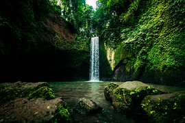 Tibumana Waterfall by Oscar van Crimpen
