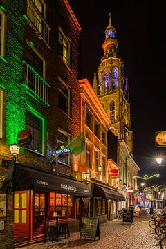 Breda in de avond (vanuit de schoolstraat) van Alex Riemslag