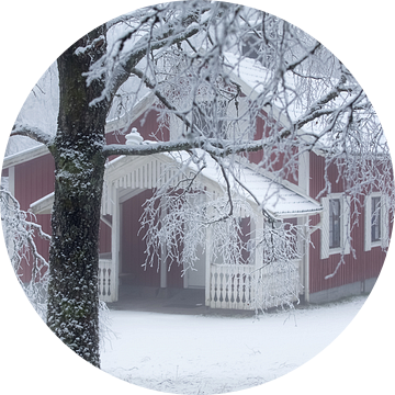 Zweeds huisje in de sneeuw van Arthur van Iterson