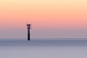 Toren in de Noordzee gezien vanaf strand Haamstede van Jos Pannekoek