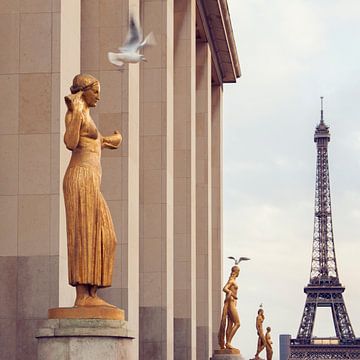 Blick auf den Eiffelturm, Paris von Laura Vink