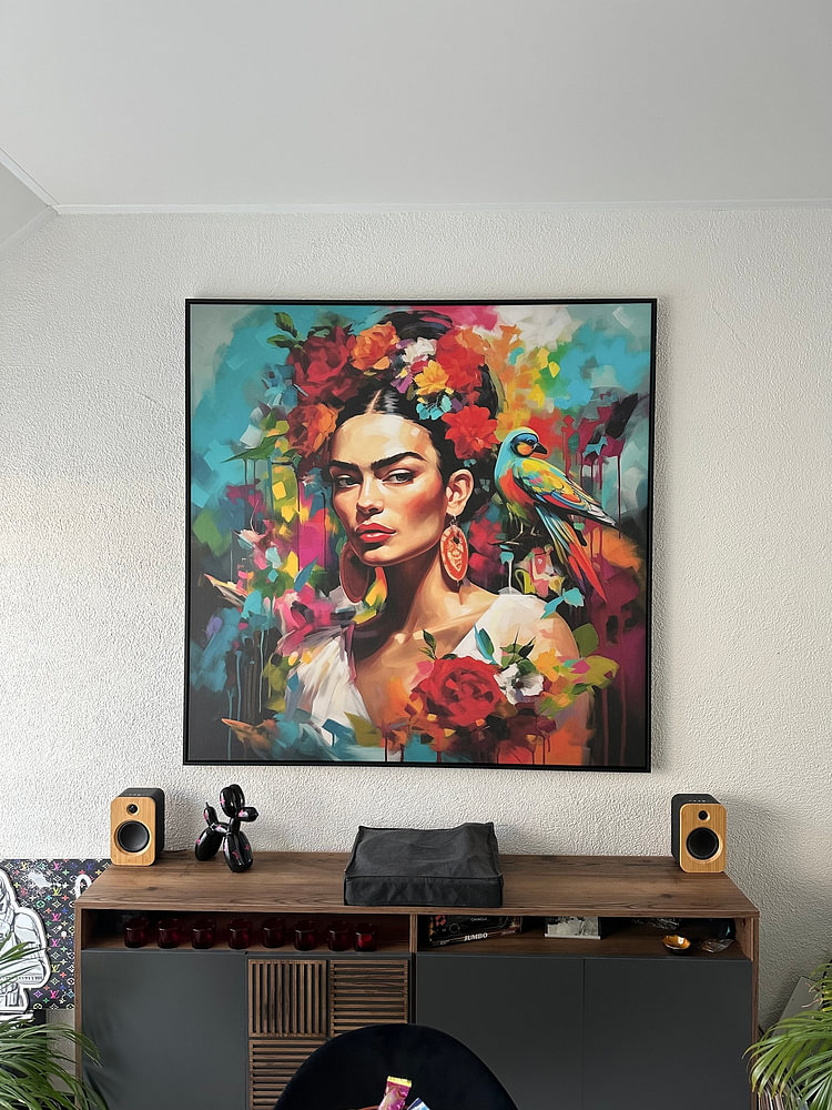 Portret pop of colour flowers en bird, van Bianca ter Riet