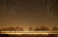 Nederlands landschap van een sterrenspoor bij treinspoor in de buurt van Scherpenzeel van Jeroen Bos thumbnail