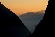 Montagnes du Népal avec coucher de soleil par Ellis Peeters Aperçu