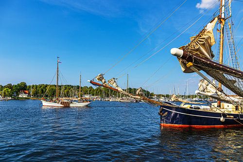 Des voiliers sur la Warnow pendant la Hanse Sail à Rostock