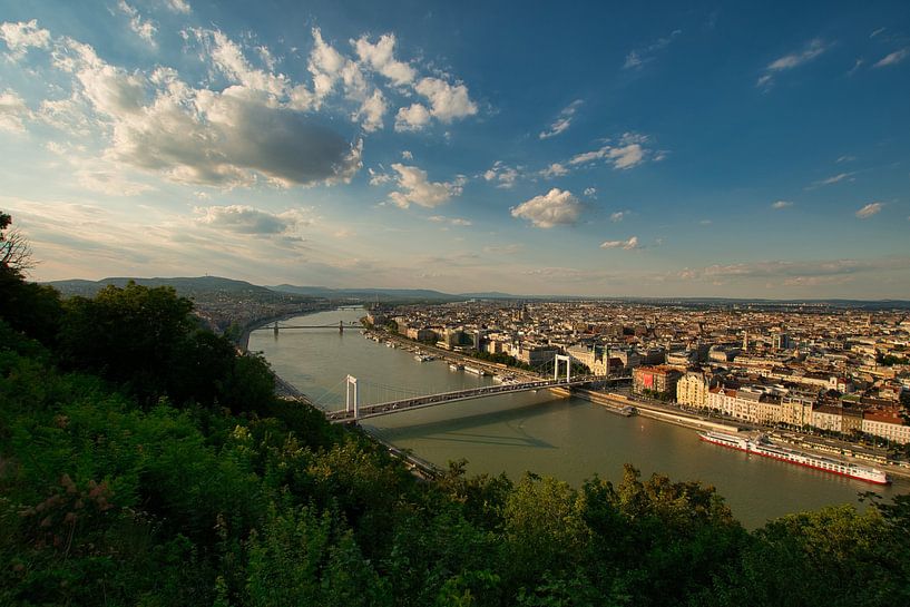 Budapest by Hello Pompoyo