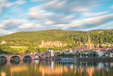Heidelberg in warm avondlicht van Ilya Korzelius