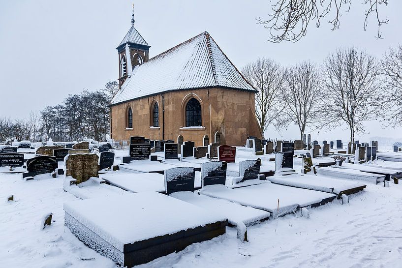 Het kerkje van Dorkwerd in de sneeuw van Evert Jan Luchies