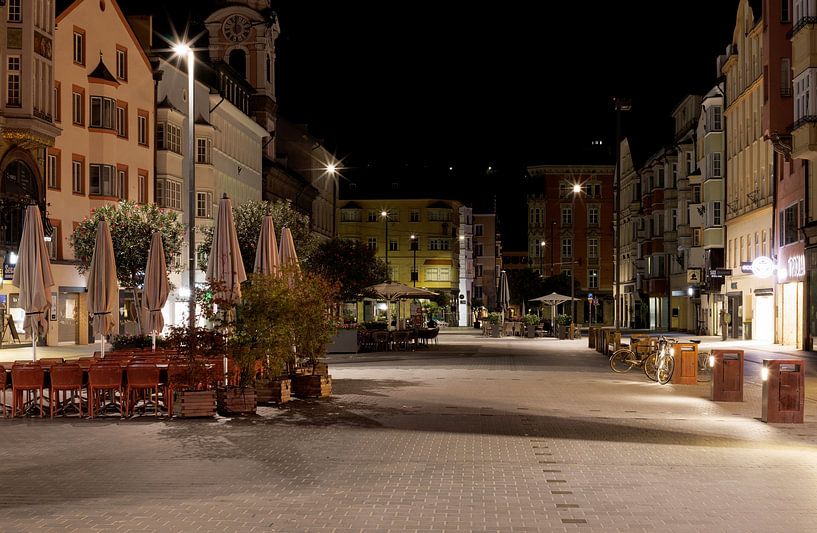 Innsbruck Theresienstrasse bij nacht van Karl Walkam