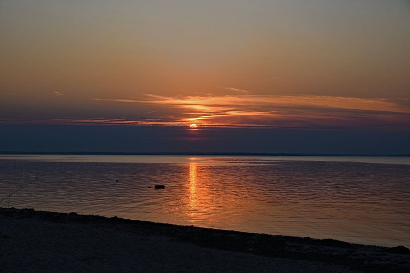 Denemarken, zonsondergang aan de Kleine Belt van Tjamme Vis