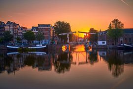 Blick auf die Walter-Süskind-Brücke in Amsterdam, 2019 von Amsterdam.Photos