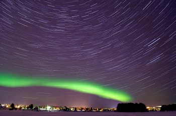 Noorderlicht/poollicht en Sterrenspoor in Rovaniemi, Finland