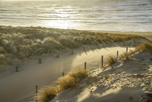 Strand, zee en zon op een stormachtige avond!