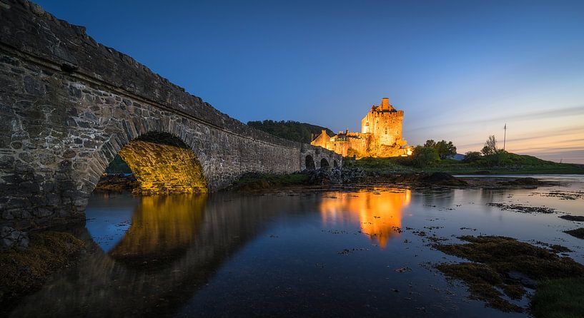 Eilean Donan met toegangsbrug van Roelof Nijholt