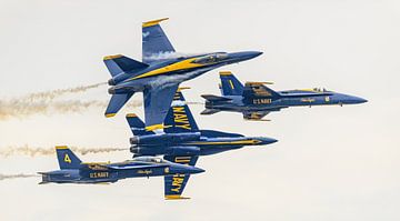 Blue Angels en action lors d'un meeting aérien. sur Jaap van den Berg