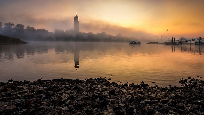 The Throw Deventer by Patrick Rodink