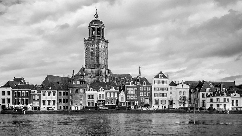 Stadsgezicht Deventer (2a, panorama-uitsnede) van Rob van der Pijll