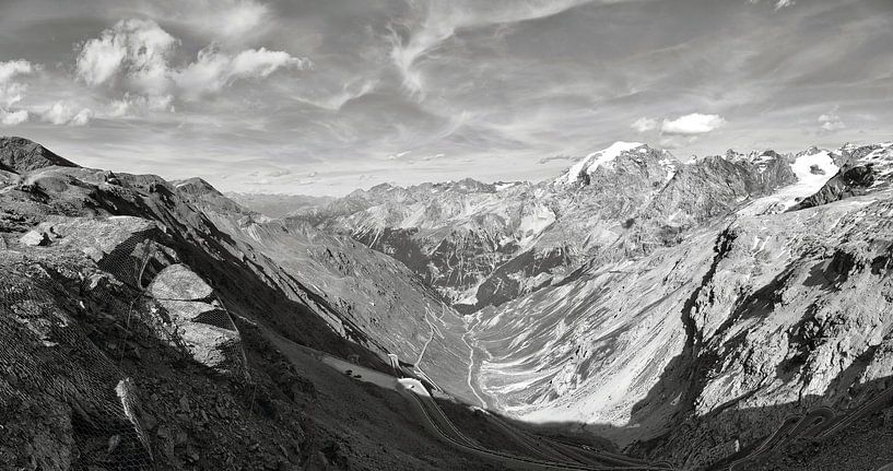 Passo dello Stelvio met Ortler gebergte in Zuid-Tirol van CharakterBild