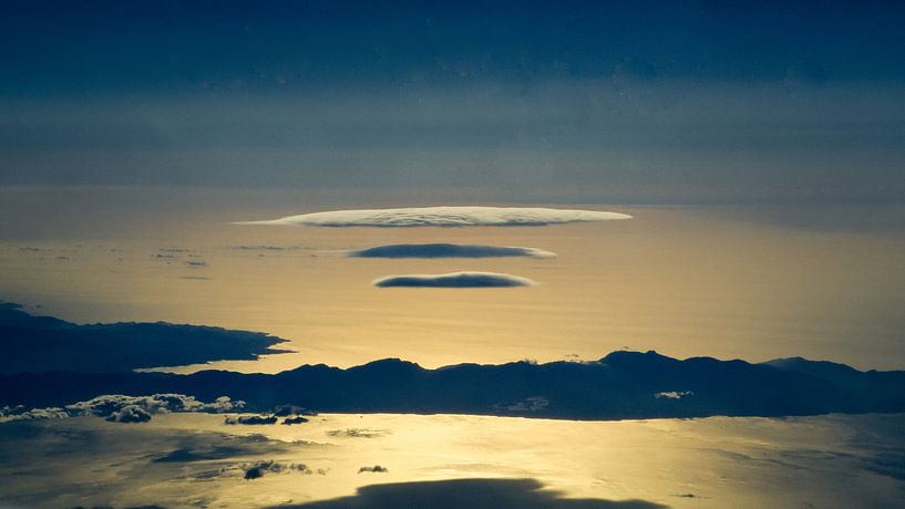 Lenticularis by Denis Feiner