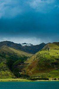 Berglandschaft am Hawea-See in Neuseeland