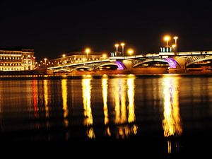 Brücke bei Nacht