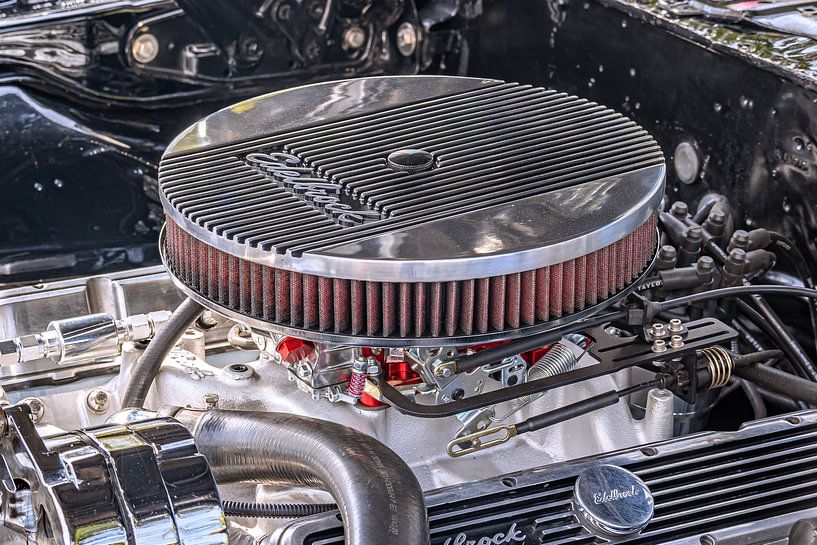 Automobile : Powerful unit by Photoart-Naegele