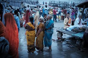 Indian ladies ready for ritual bath by Karel Ham