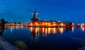 Haarlem sous les lumières bleues panorama