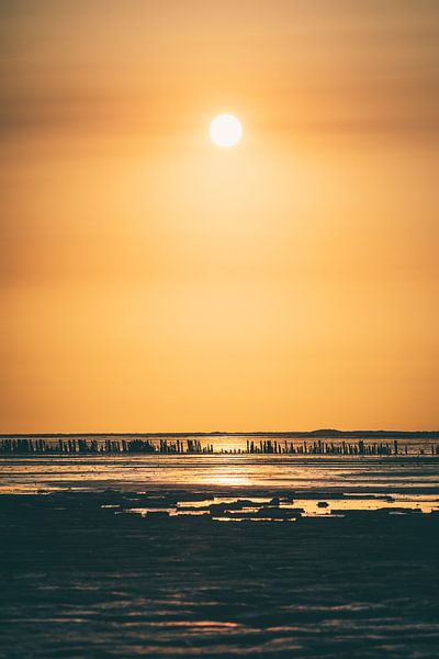 zonsondergang waddengebied nederland van Paul Jespers
