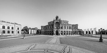 Old Masters Picture Gallery en Semper Opera House in Dresden van Werner Dieterich
