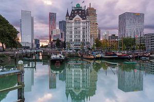 Vieux port de Rotterdam sur Ilya Korzelius