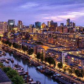 Skyline bij avondlicht | Rotterdam van Menno Verheij / #roffalove