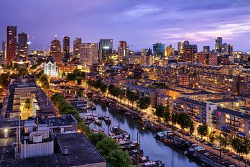 Skyline bij avondlicht | Rotterdam van Menno Verheij / #roffalove