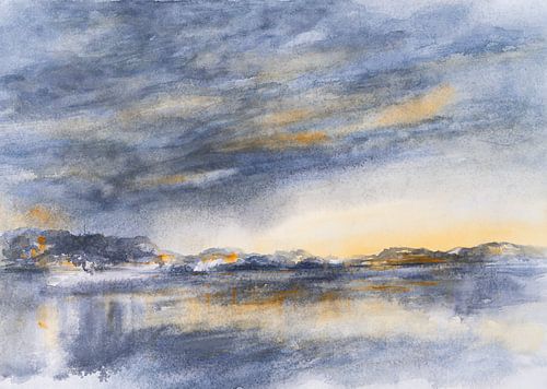 Les nuages et la lumière du soleil se reflètent dans l'eau sur Adriana Mueller