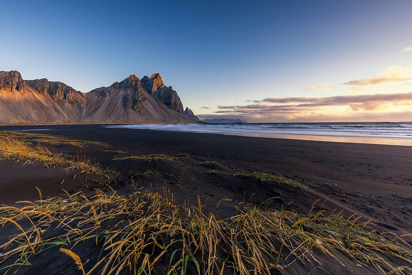 The famous Vestrahorn mountain of Iceland by Paul Weekers Fotografie
