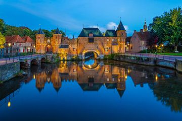 De Koppelpoort in Amersfoort in de avond - 9