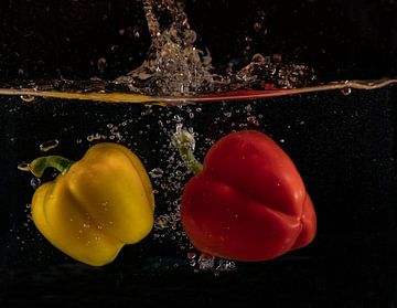 Keuken foto paprika in het water van Evelien van der Horst
