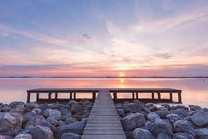 Mooie zonsondergang vanaf de steiger over het Schildmeer van KB Design & Photography (Karen Brouwer)