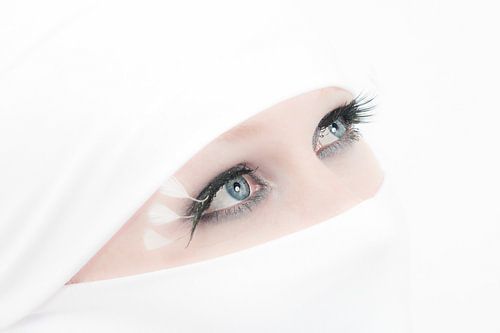 Des yeux bleus sur Miranda van Hulst