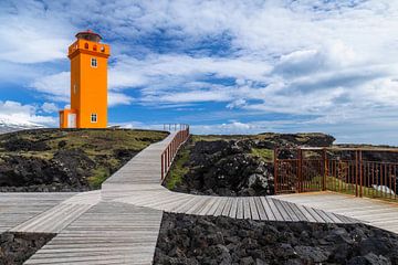 Orangener Leuchtturm von Daniela Beyer