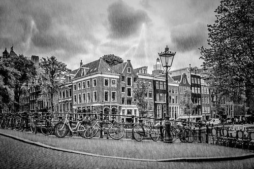 AMSTERDAM tijdens onweer en regen