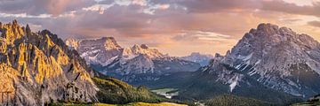 Bergpanorama in de Dolomieten bij Misurina en de Drie Torens. van Voss Fine Art Fotografie