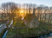 Kerk van Leegkerk bij Zonsopkomst van Droninger thumbnail