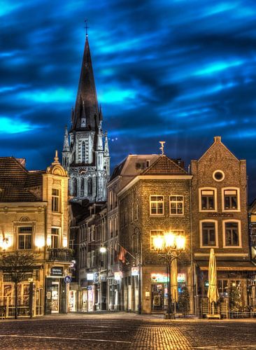 Sint Petrus kerk (grote kerk) Sittard bij nacht