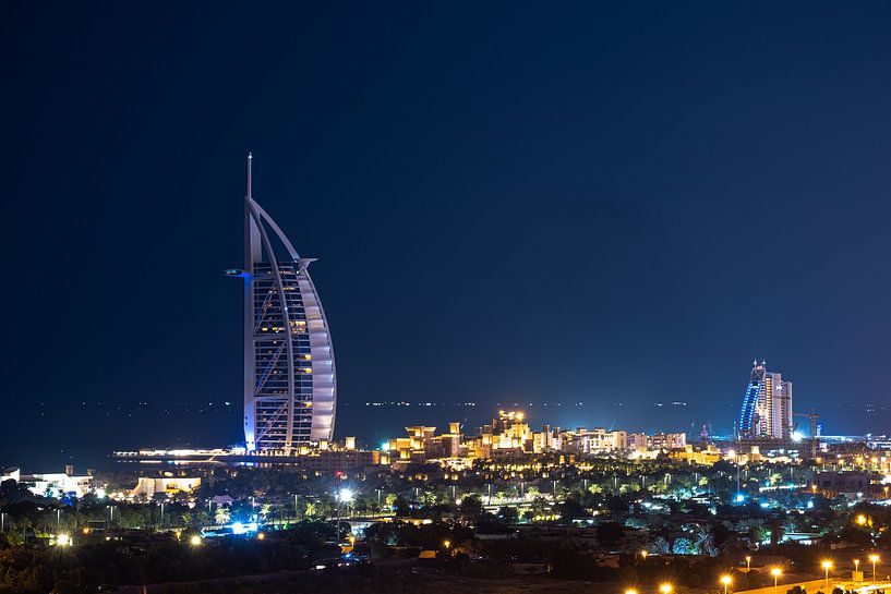 Dubai by Hello Pompoyo